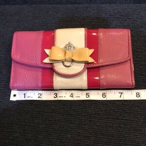 Jan Haedrich My Flat in London Pink Leather Crossbody/Wallet-Missing Chain